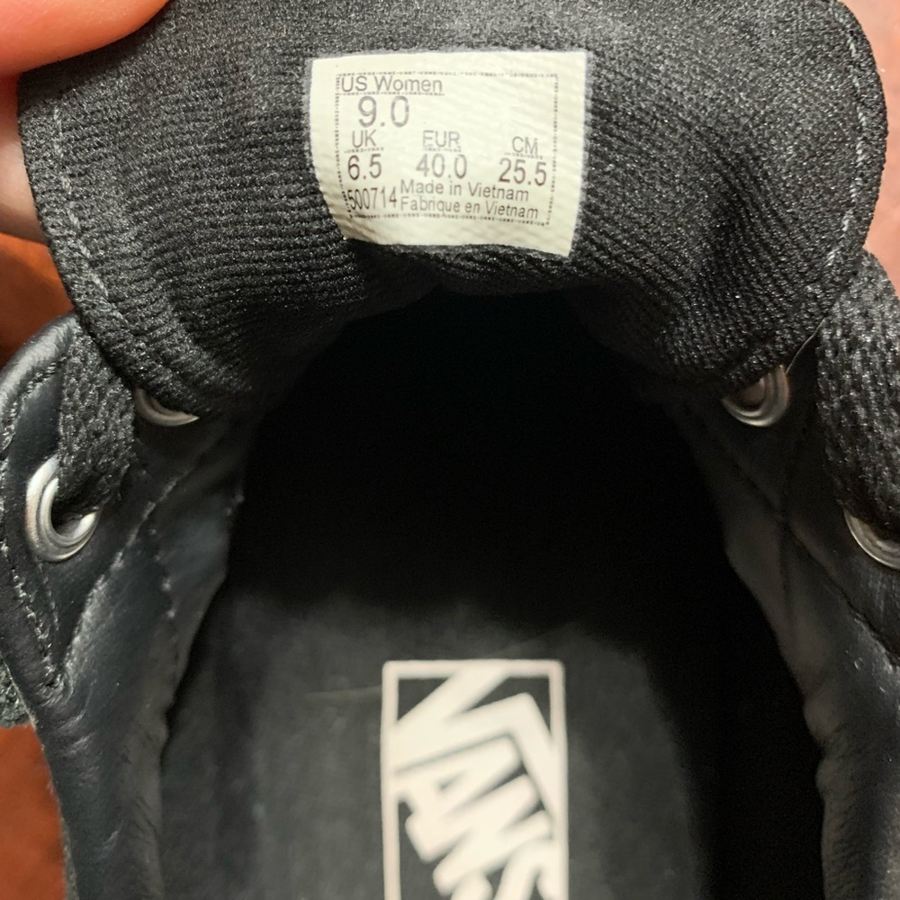 Vans - Picture 5 of 5